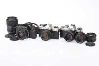 A large quantity of jigsaws,