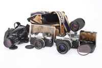 Various small dolls,